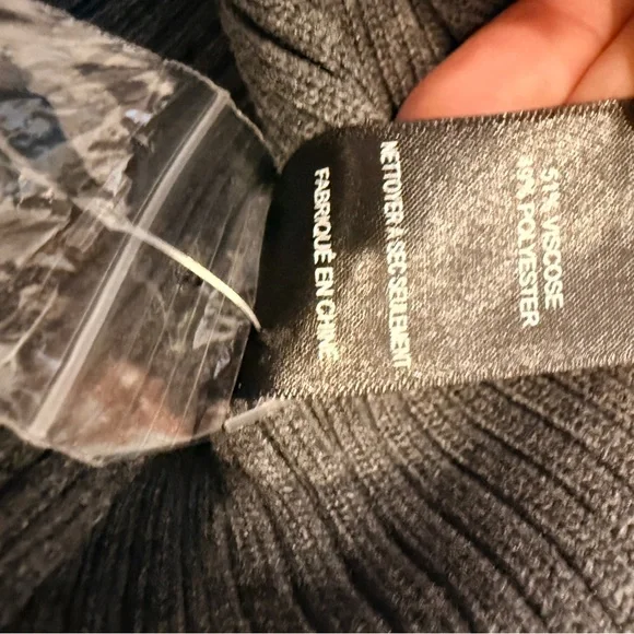 [NWT] $138 ASTR THE LABEL Cutout Ribbed Midi Sweater Dress in Grey. Small - Picture 6 of 6